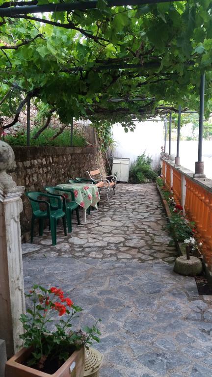 Guest House Cvoro Herceg Novi Exteriör bild